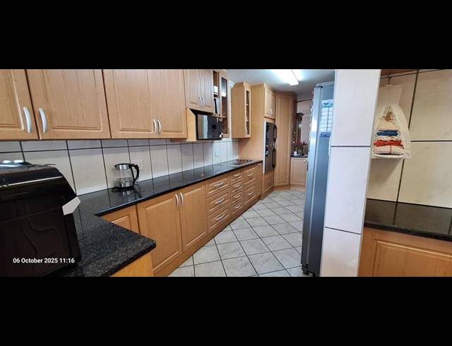 5 BEDROOM HOUSE FOR SALE IN TERGNIET